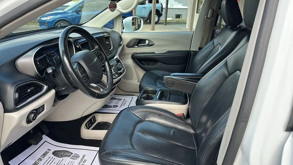 Used 2020 Chrysler Pacifica - photo 6