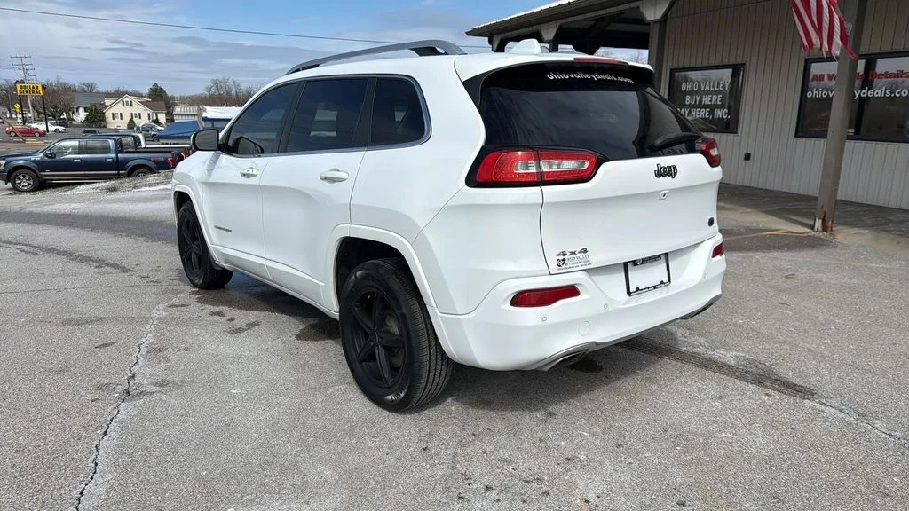 Used 2018 Jeep Cherokee - photo 3