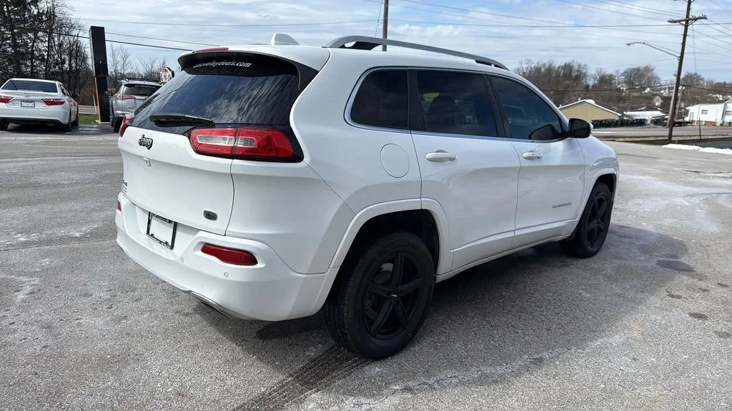 Used 2018 Jeep Cherokee - photo 4