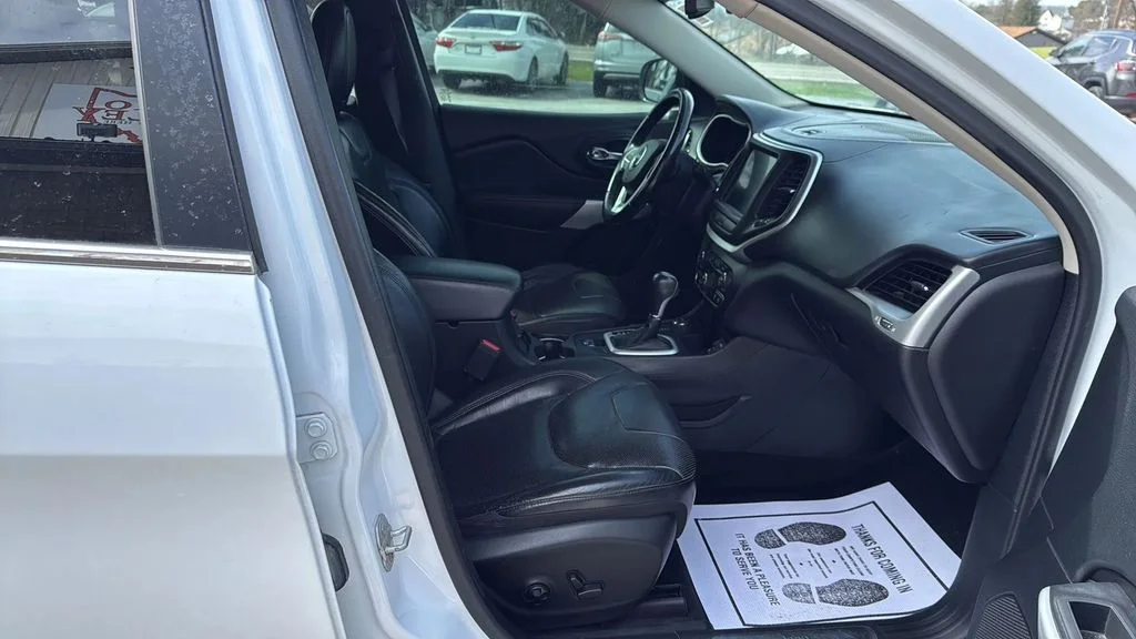 Used 2018 Jeep Cherokee - photo 6