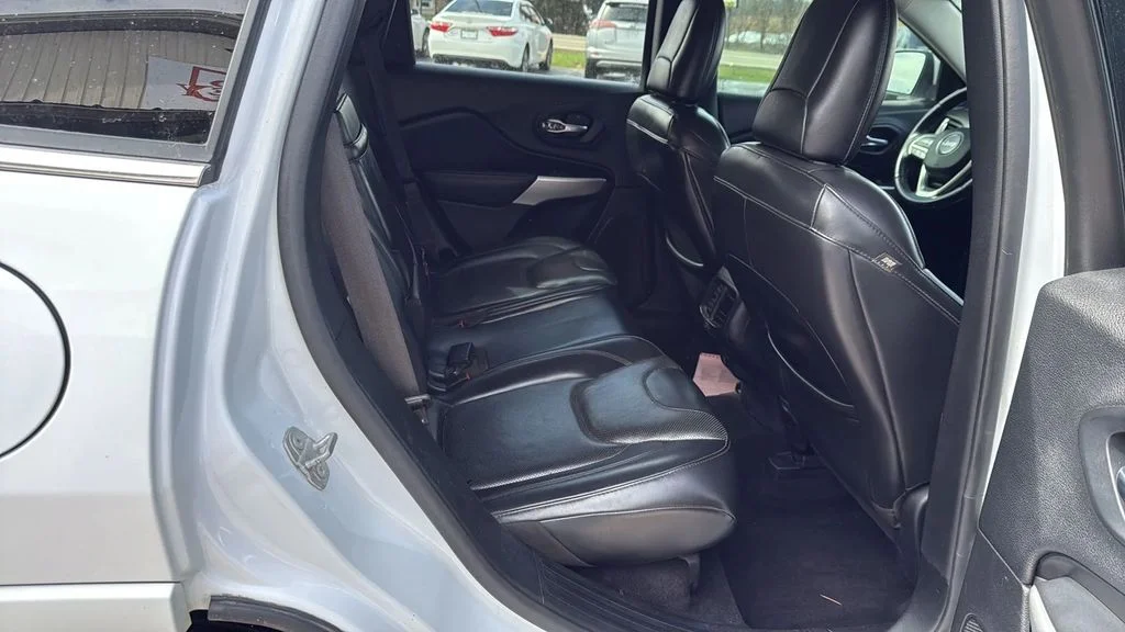 Used 2018 Jeep Cherokee - photo 7