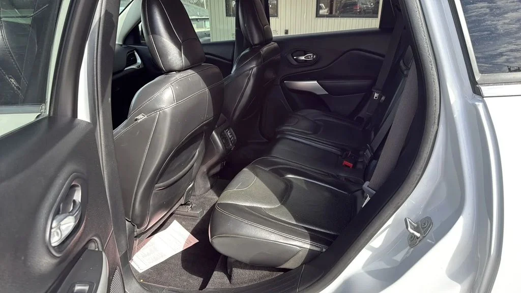 Used 2018 Jeep Cherokee - photo 8