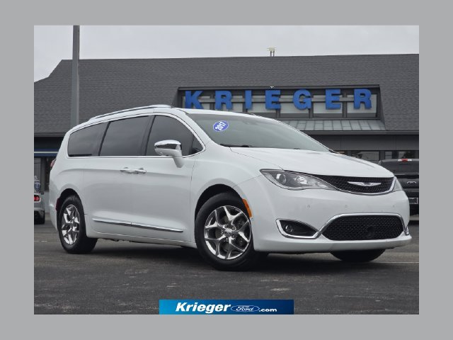 Used 2017 Chrysler Pacifica - photo 1