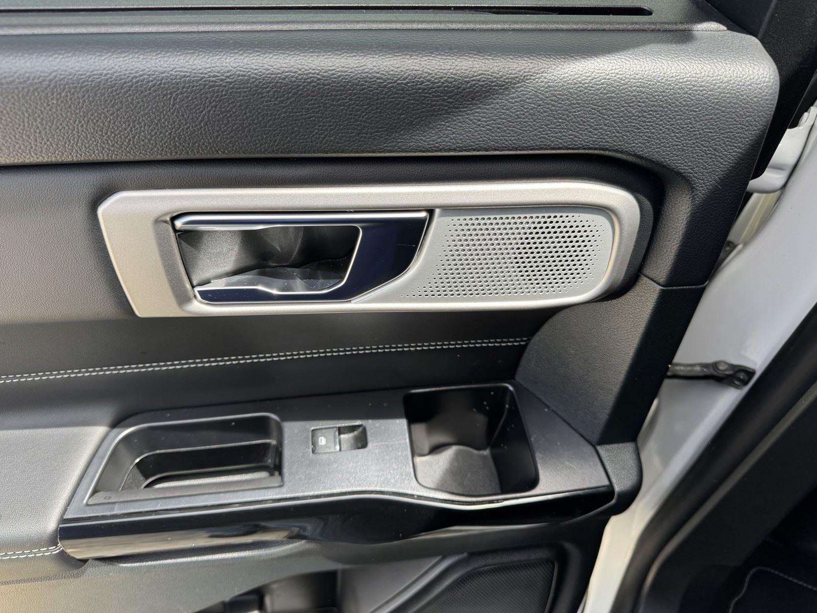 Used 2024 Ford Explorer - photo 29