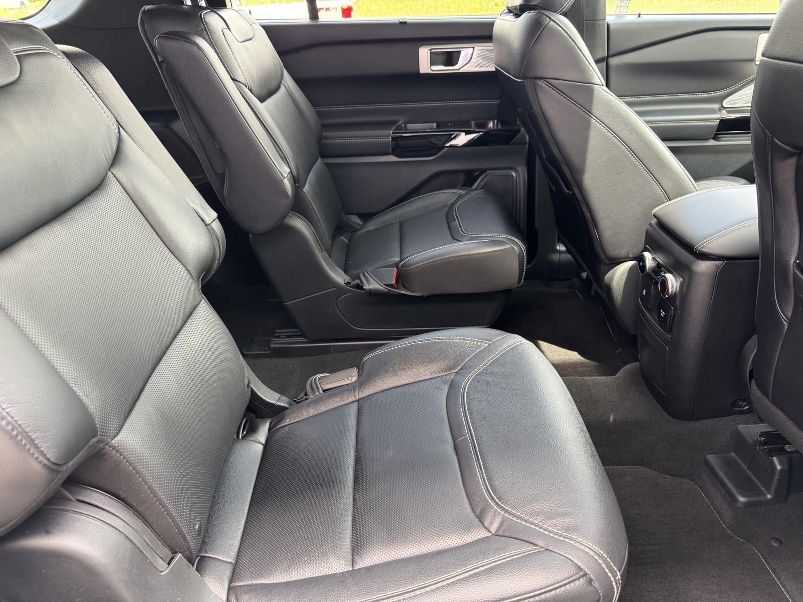 Used 2024 Ford Explorer - photo 34