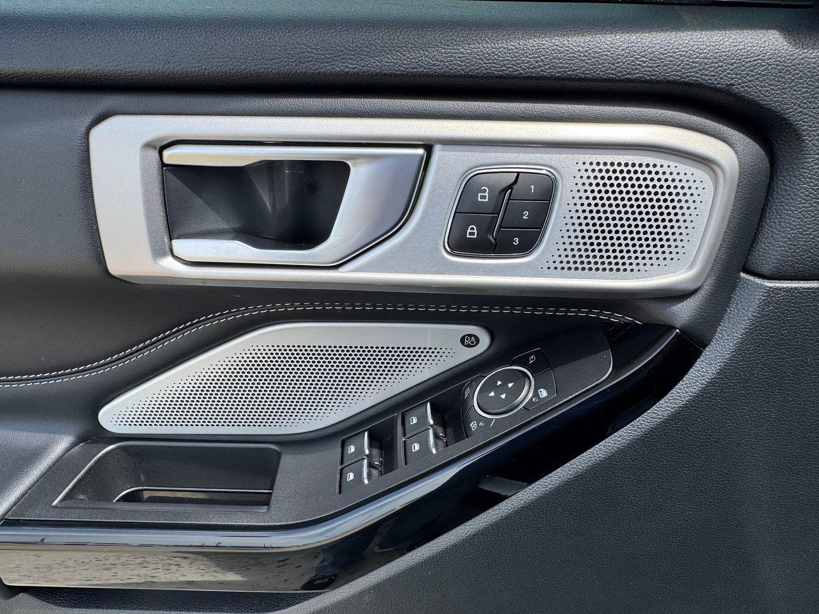 Used 2024 Ford Explorer - photo 11