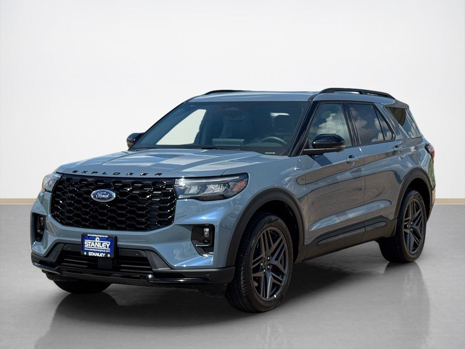 Used 2025 Ford Explorer - photo 5