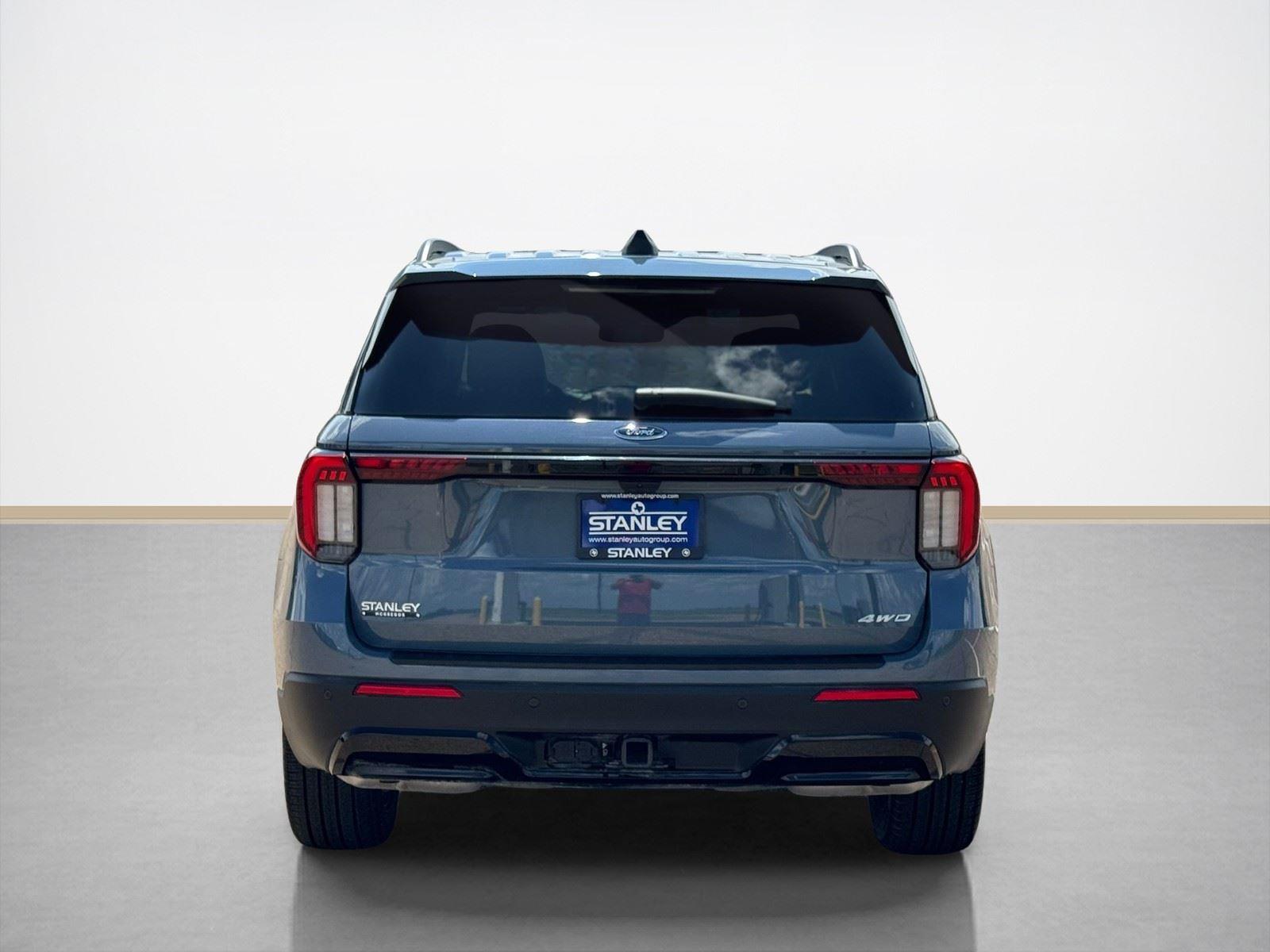 Used 2025 Ford Explorer - photo 9