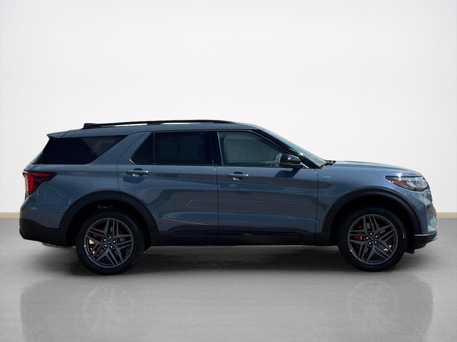 Used 2025 Ford Explorer - photo 11