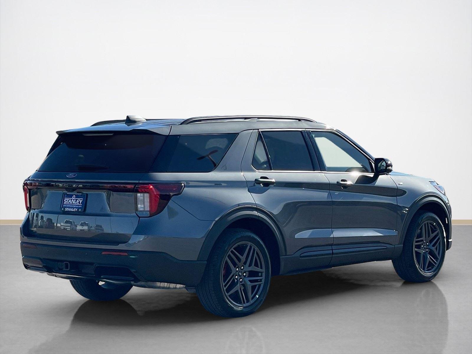 New 2026 Ford Explorer - photo 2