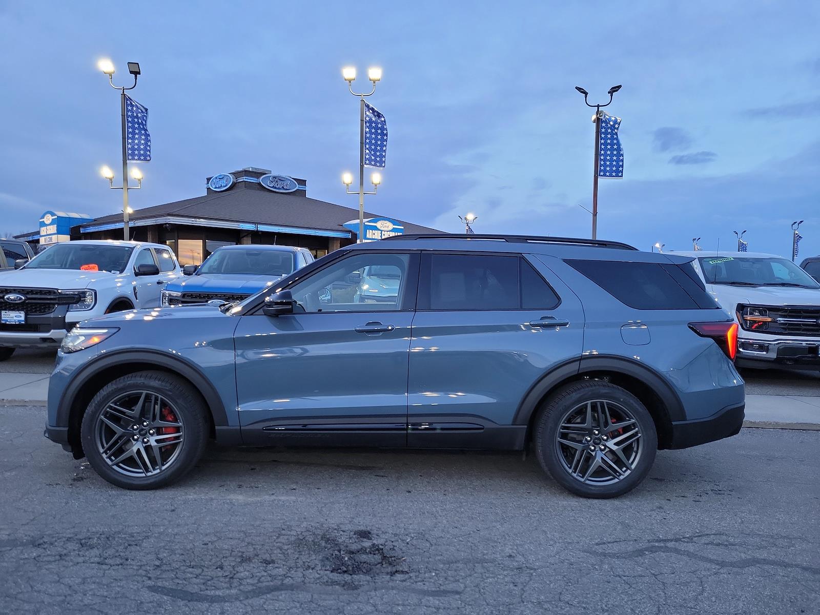 New 2026 Ford Explorer - photo 5