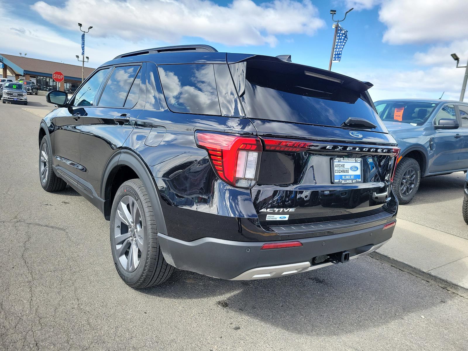 New 2026 Ford Explorer - photo 2