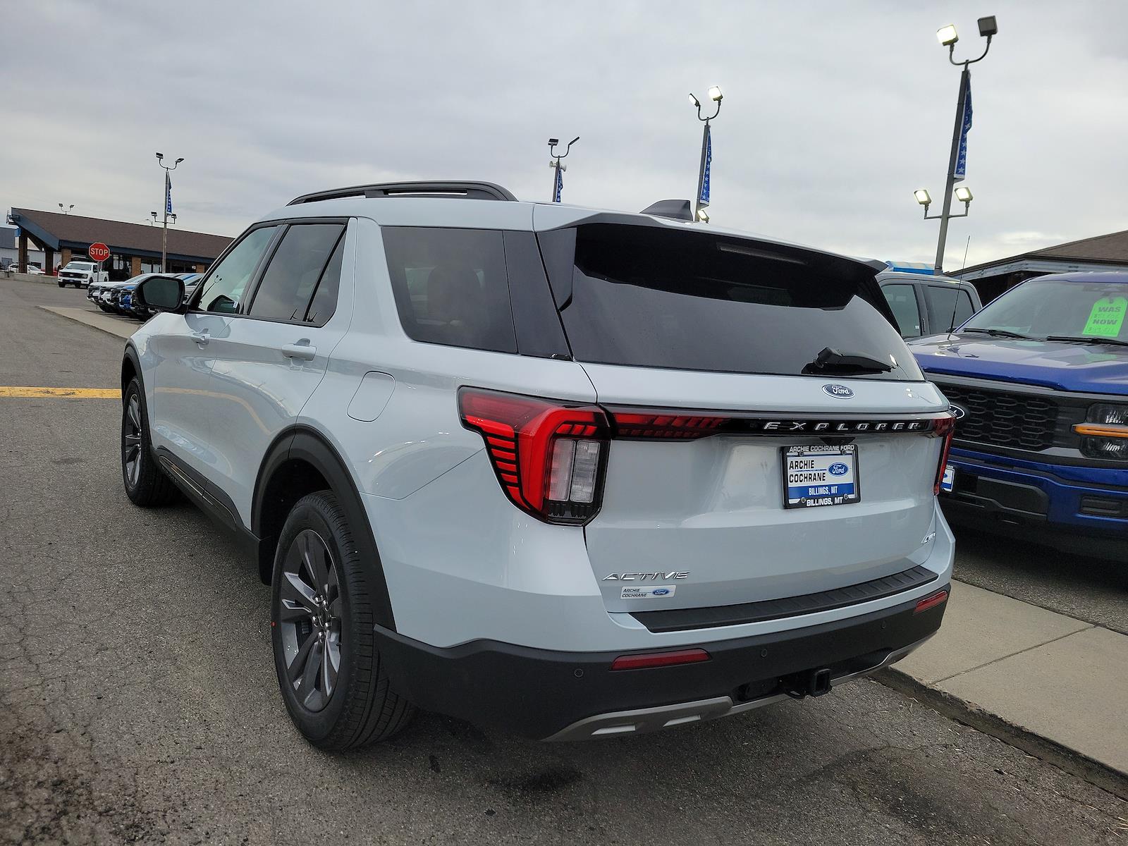 New 2026 Ford Explorer - photo 2