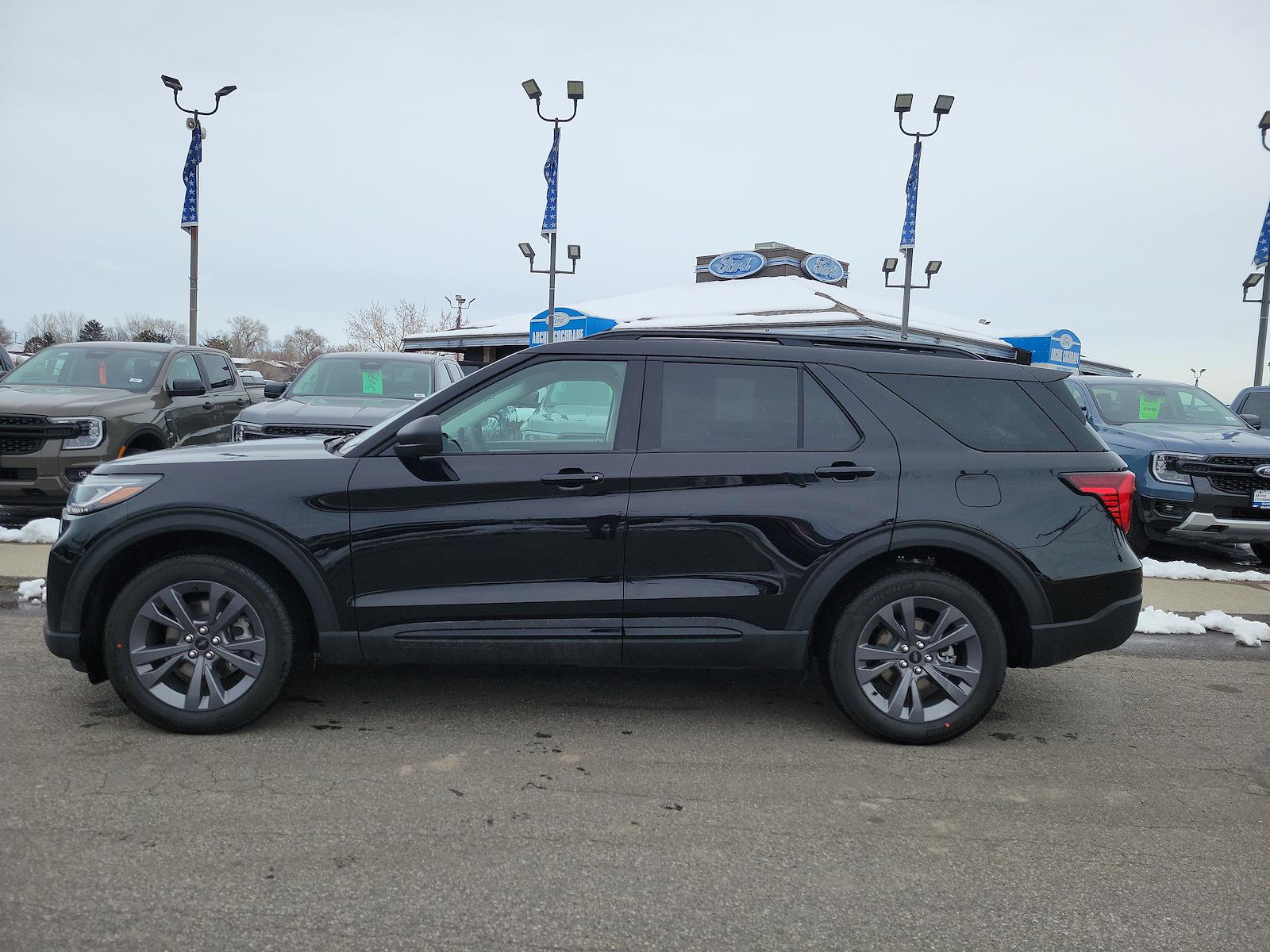 New 2026 Ford Explorer - photo 2