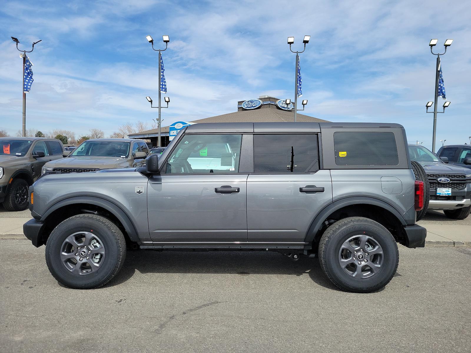 New 2026 Ford Bronco - photo 2