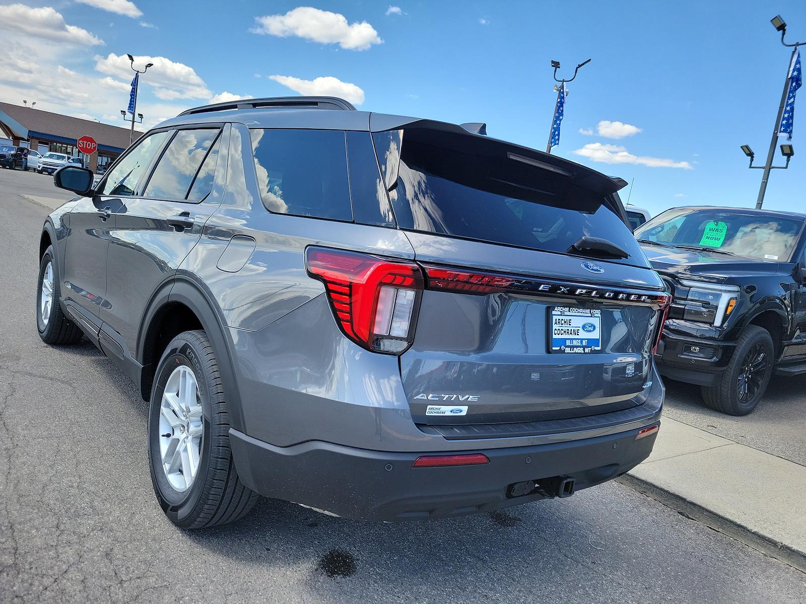 New 2026 Ford Explorer - photo 2