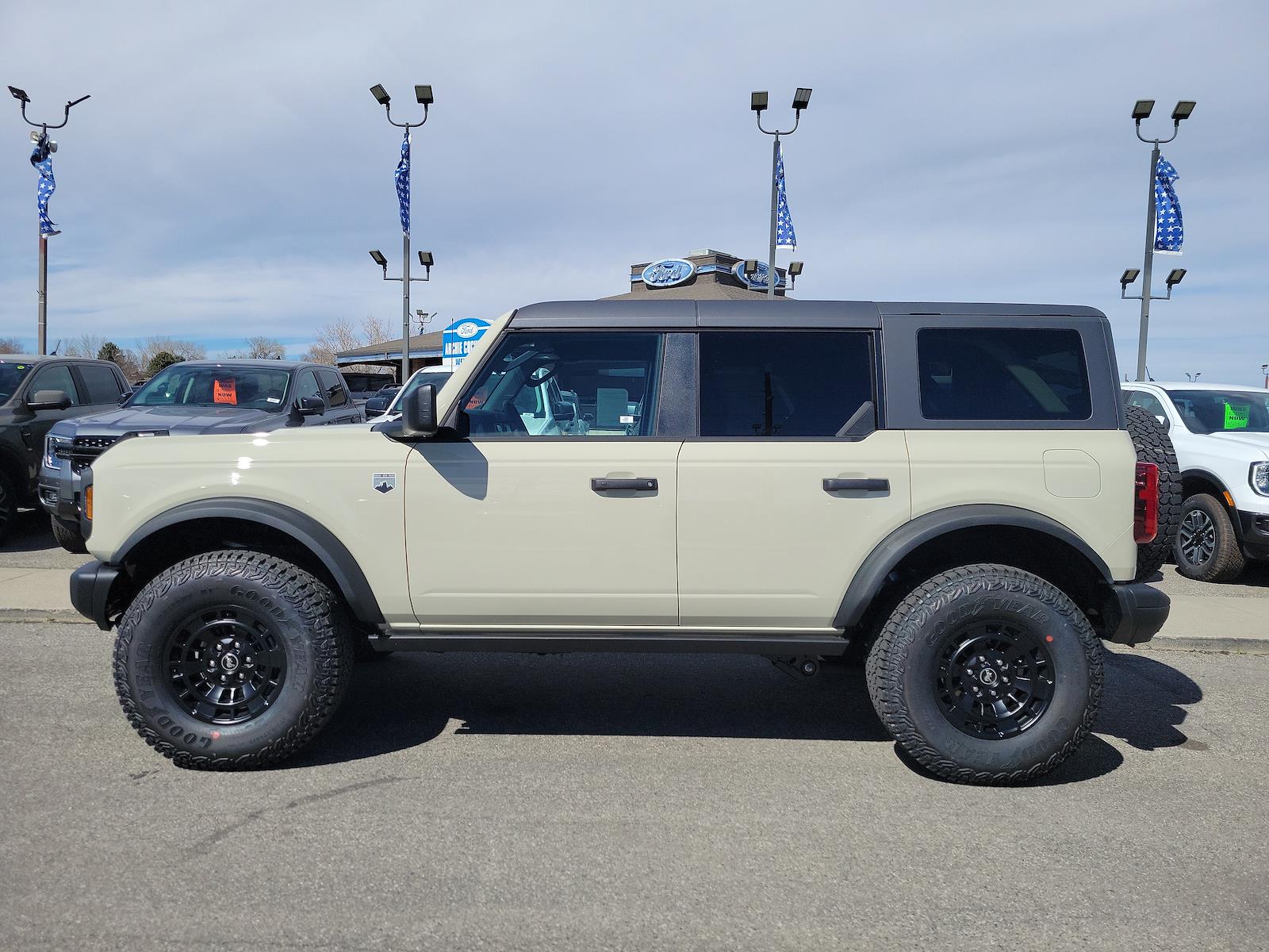 New 2026 Ford Bronco - photo 2