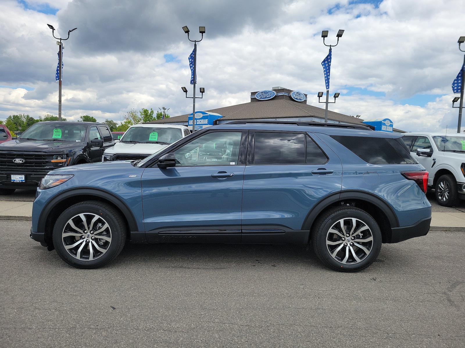 New 2026 Ford Explorer - photo 2