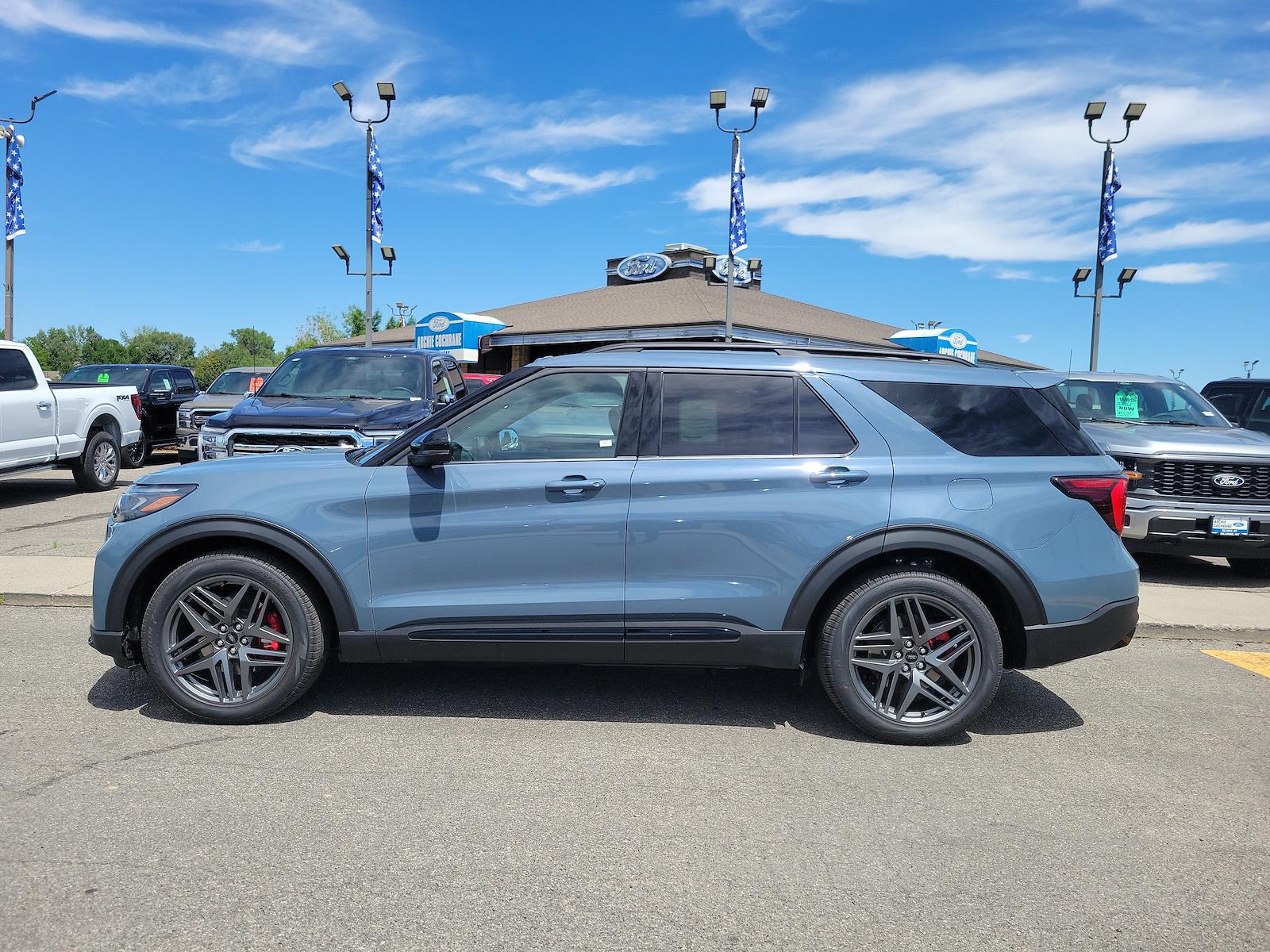 New 2026 Ford Explorer - photo 2