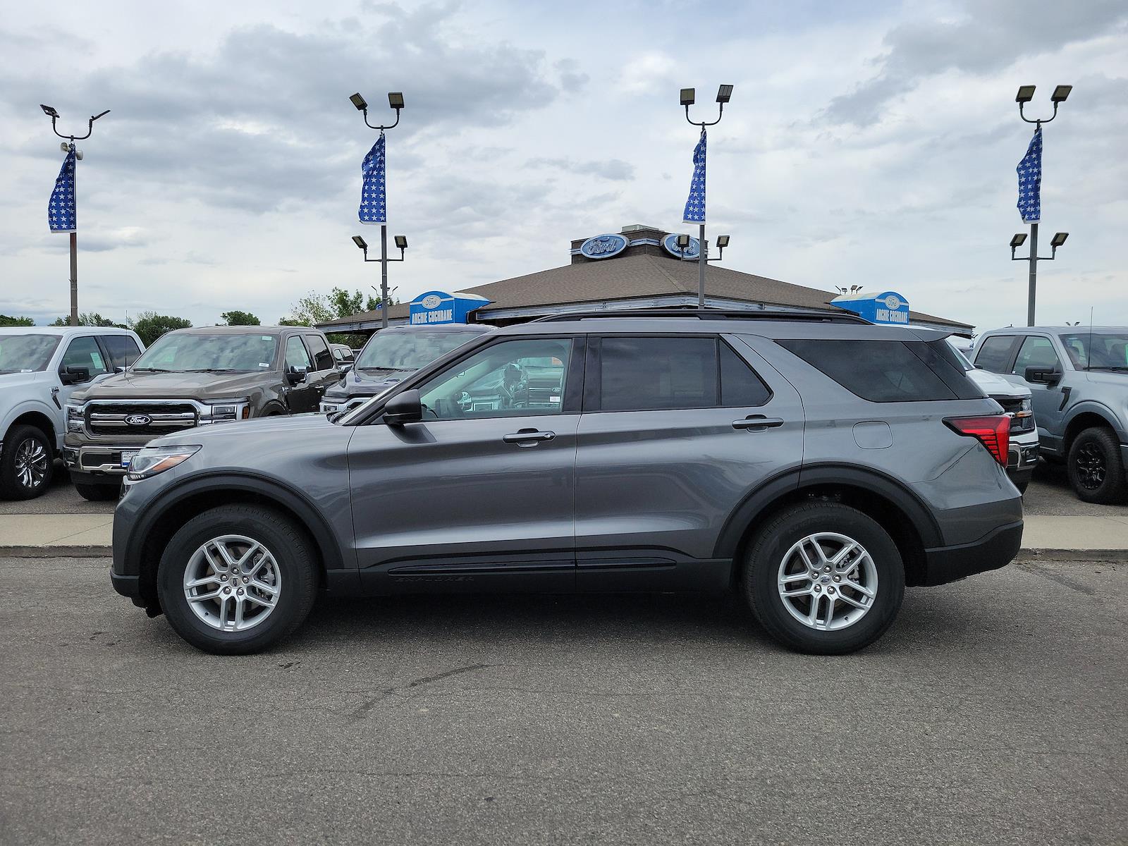 New 2026 Ford Explorer - photo 2