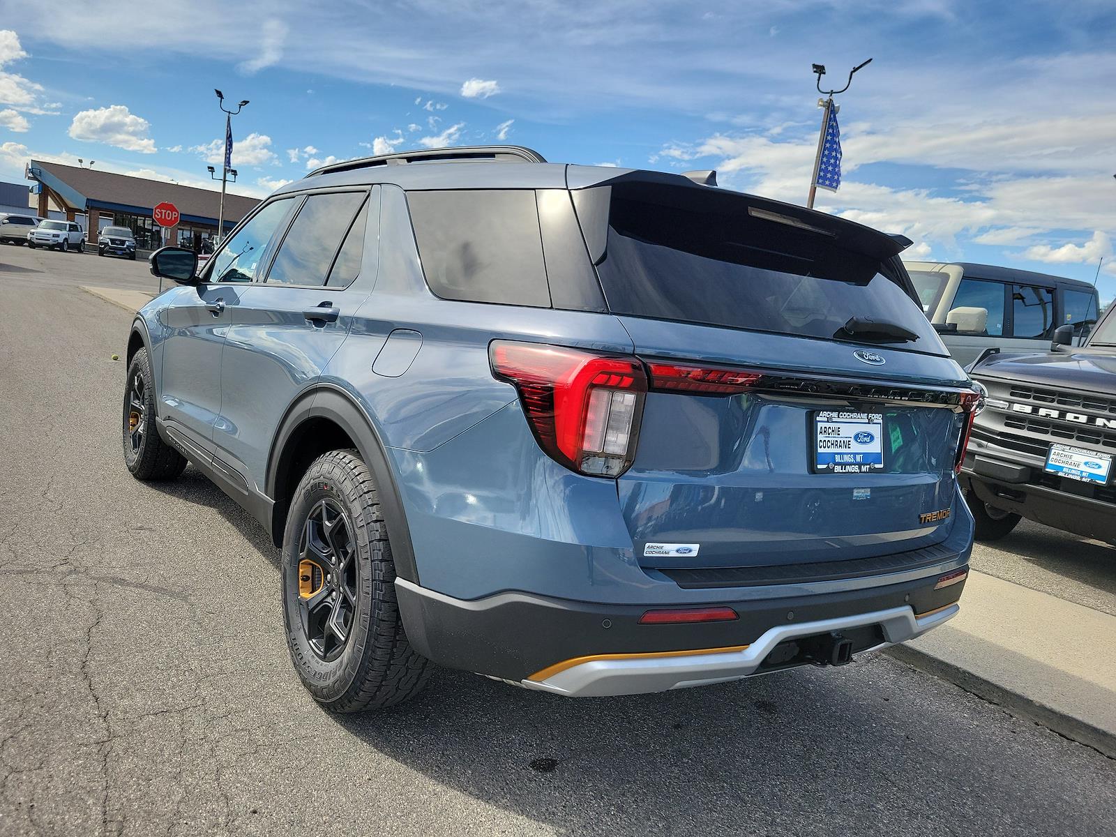 New 2026 Ford Explorer - photo 2