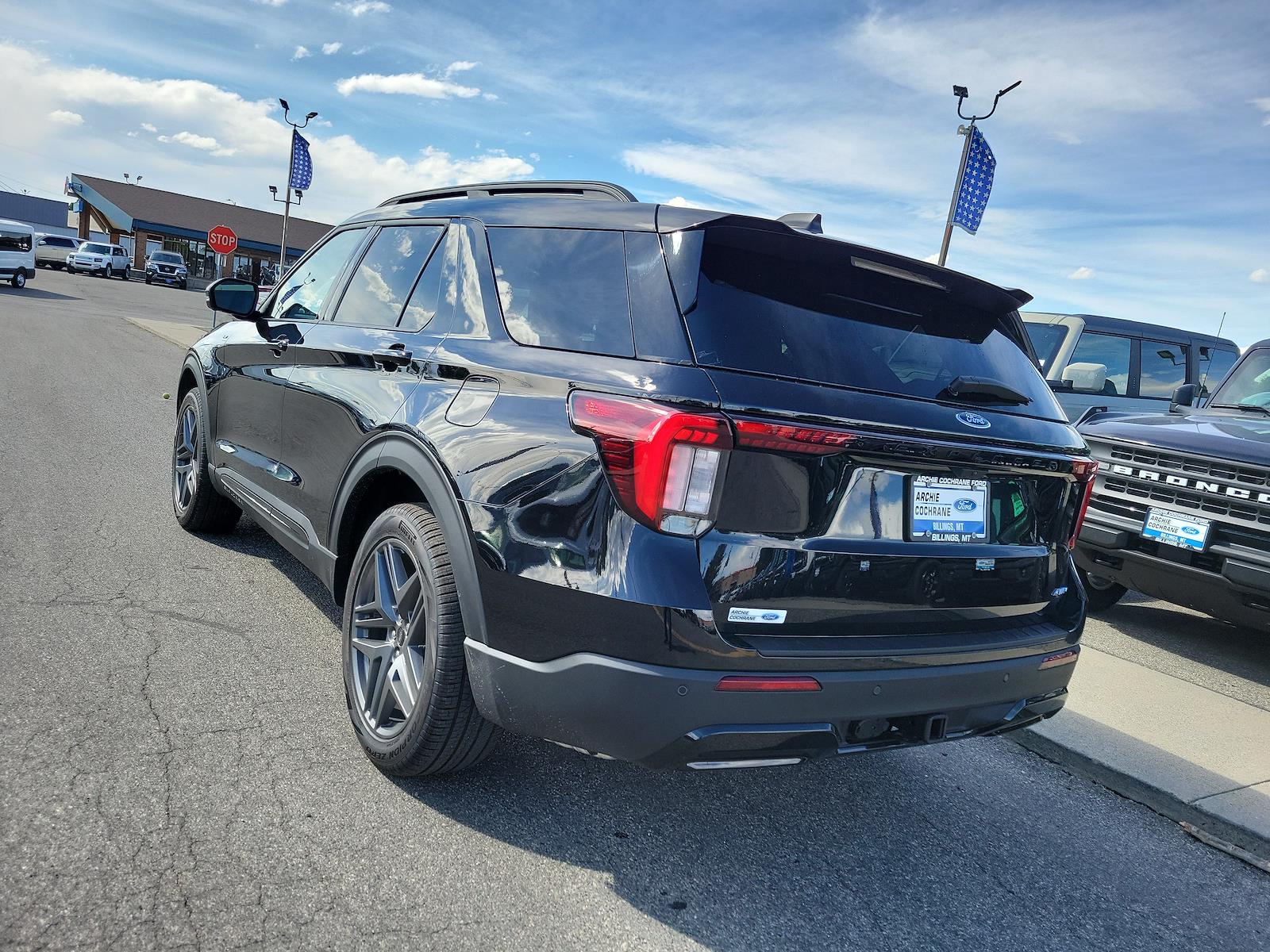 New 2026 Ford Explorer - photo 2