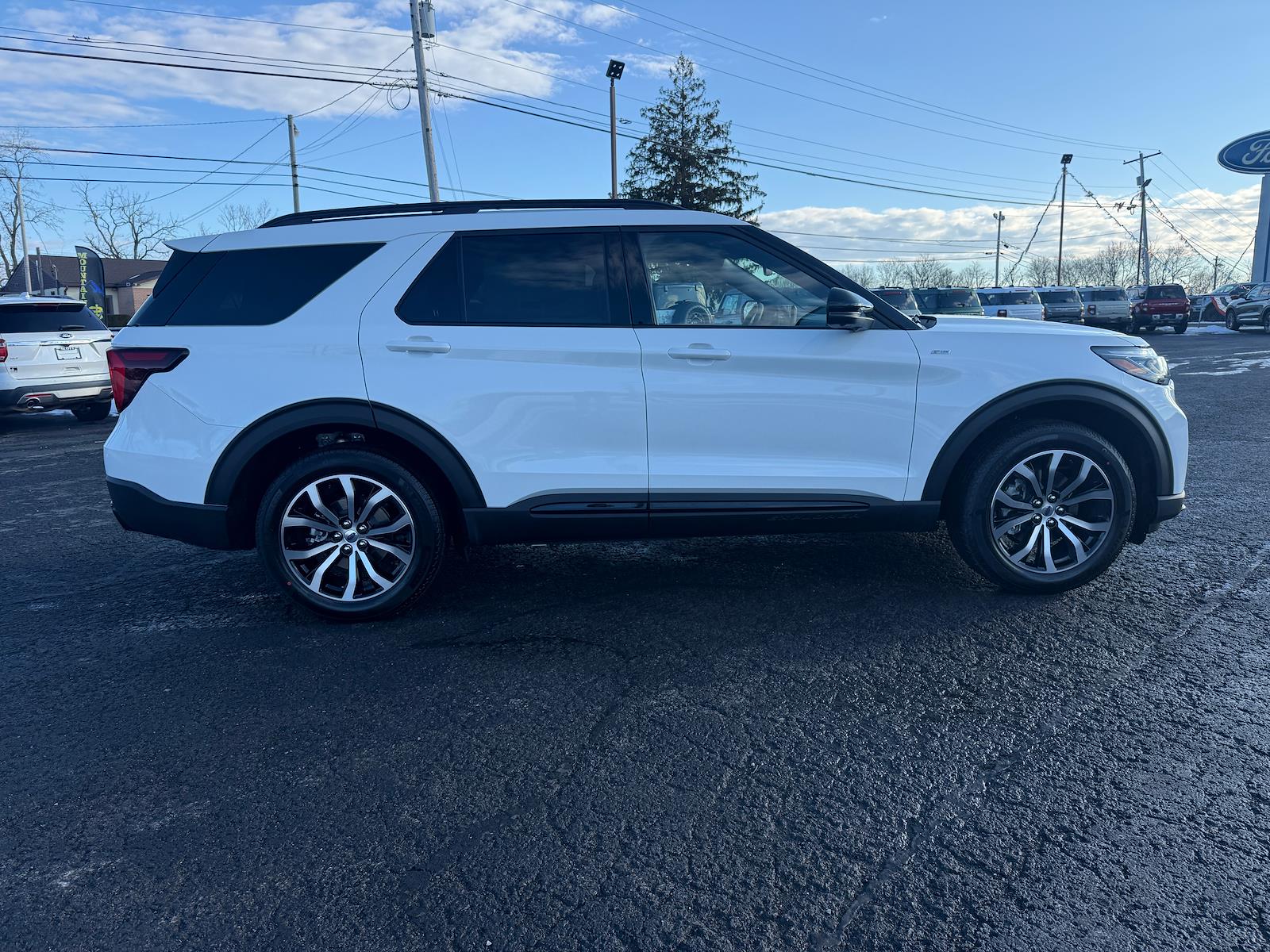 New 2026 Ford Explorer - photo 7