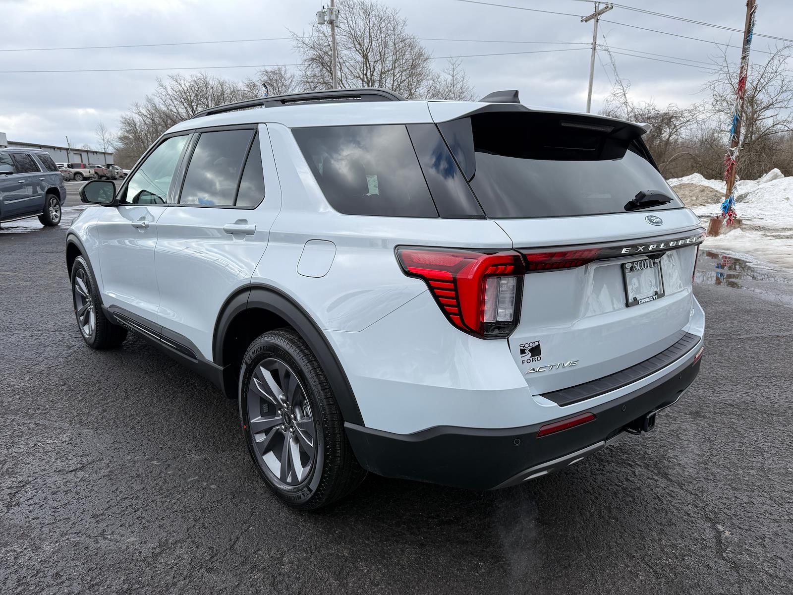 New 2026 Ford Explorer - photo 2