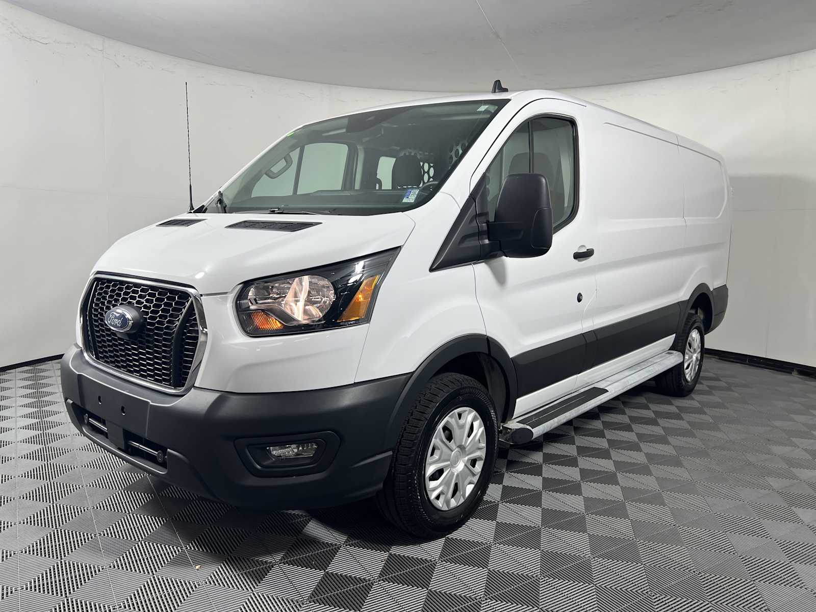 Used 2025 Ford Transit 250 - photo 1