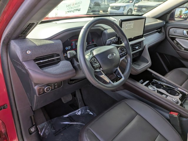 Used 2025 Ford Explorer - photo 12