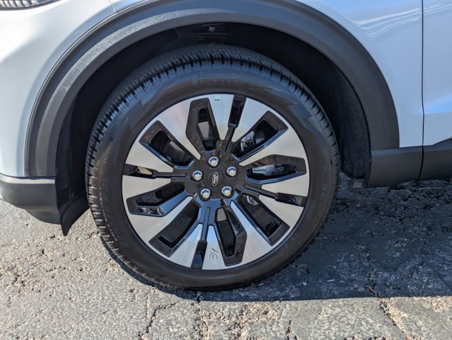 Used 2026 Ford Explorer - photo 11