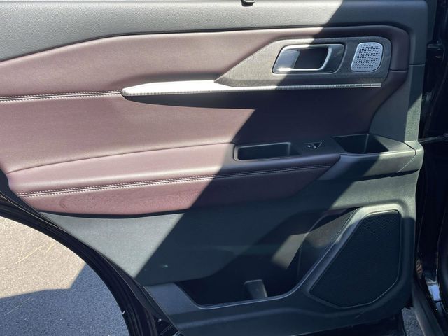 Used 2025 Ford Explorer - photo 9