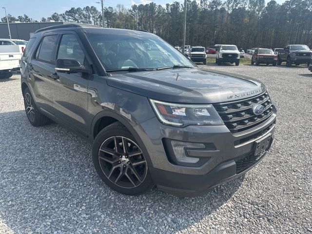 Used 2017 Ford Explorer - photo 2