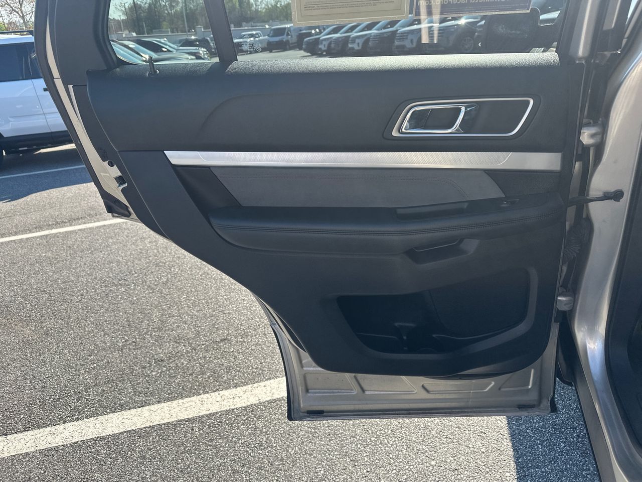 Used 2017 Ford Explorer - photo 24