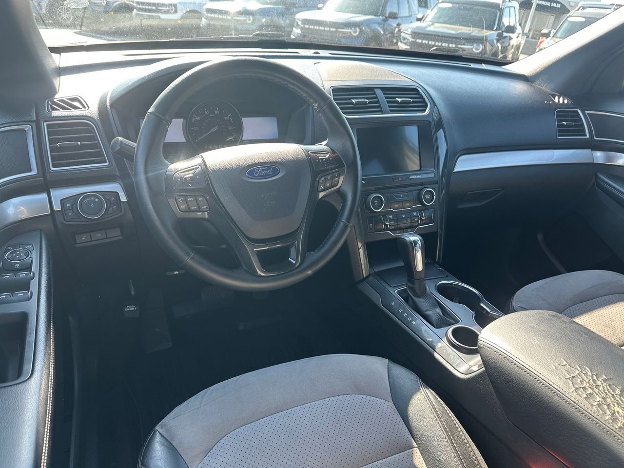 Used 2017 Ford Explorer - photo 25