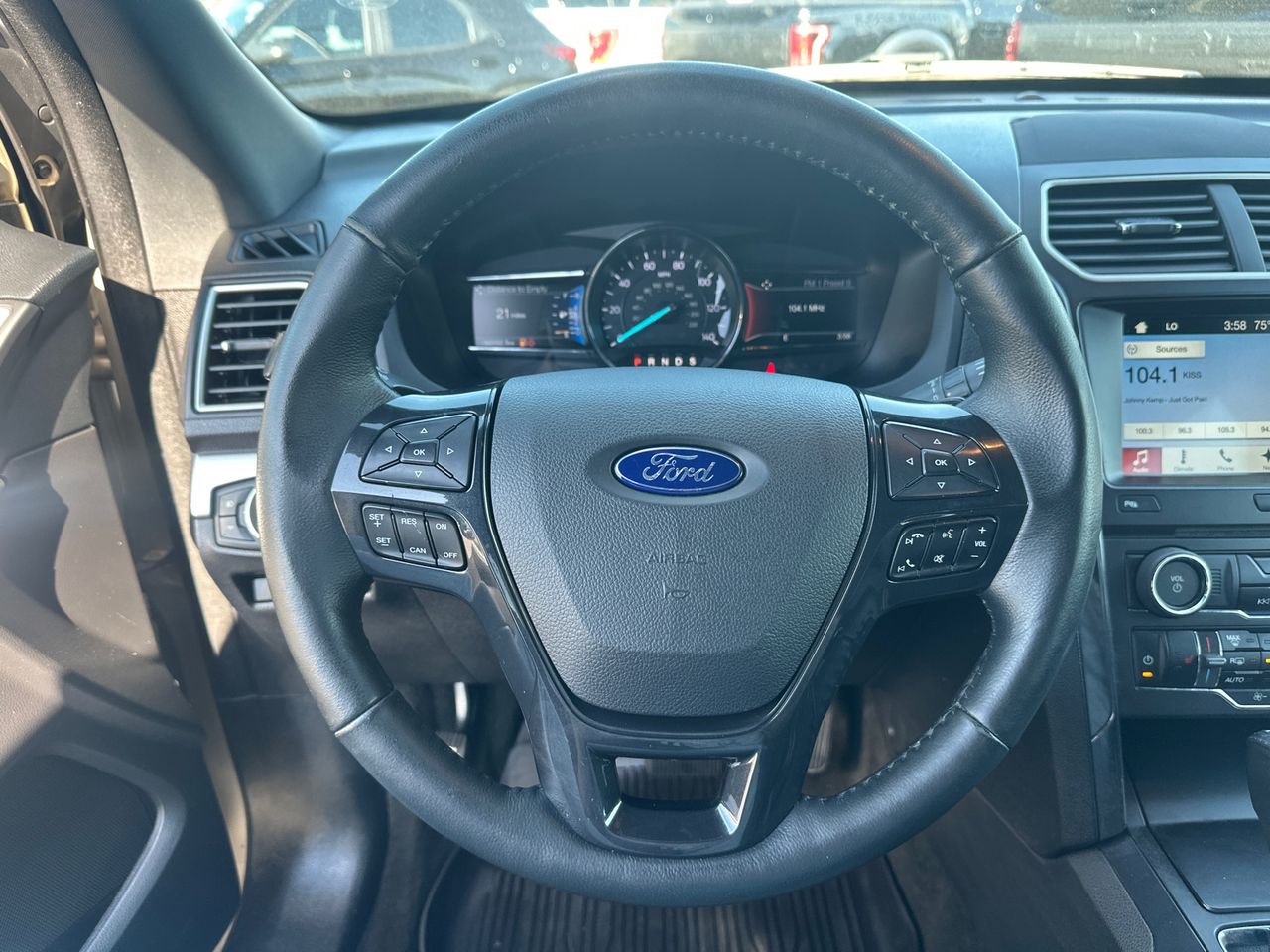 Used 2017 Ford Explorer - photo 26
