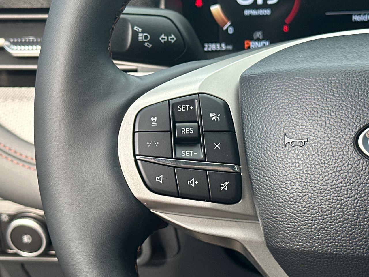 New 2026 Ford Explorer - photo 2