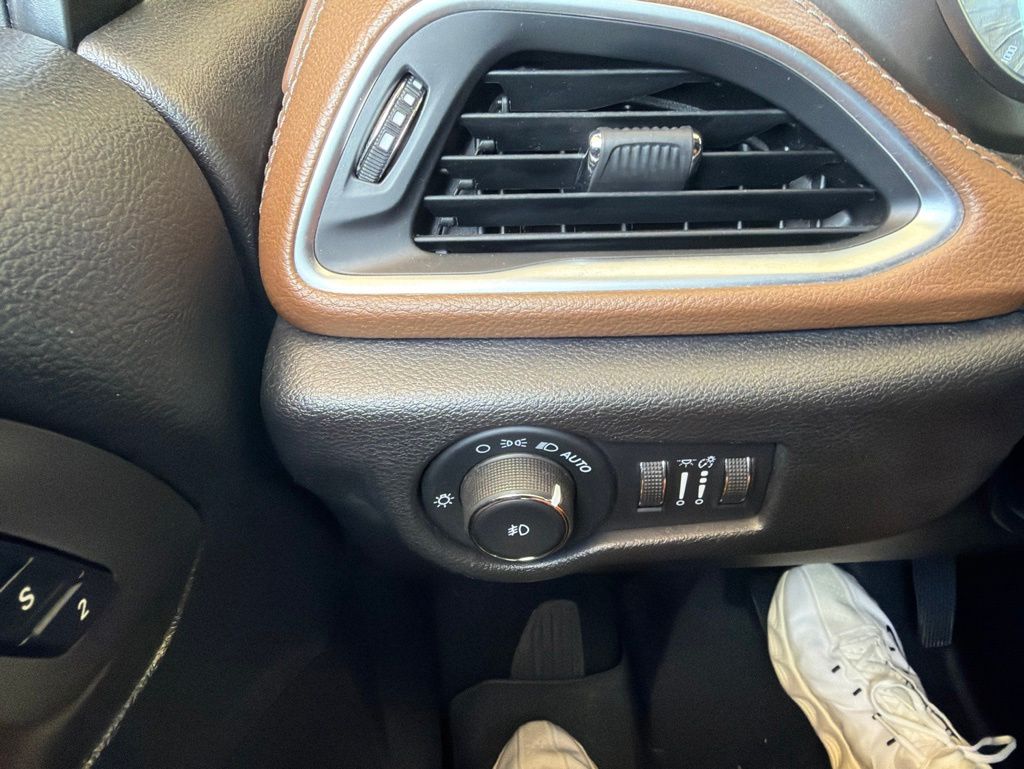 Used 2020 Chrysler Pacifica - photo 23