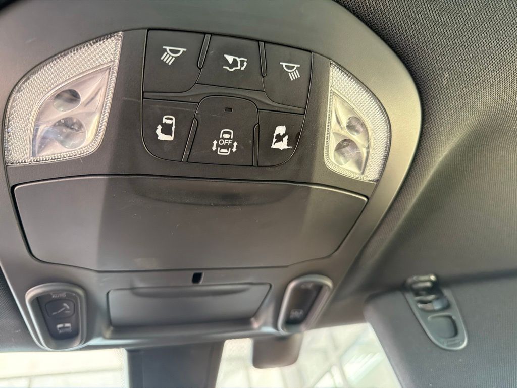 Used 2020 Chrysler Pacifica - photo 25