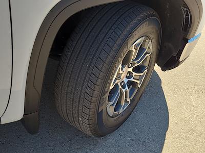 Used 2025 GMC Sierra 1500 - photo 2