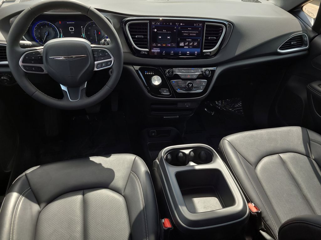 Used 2026 Chrysler Pacifica - photo 19