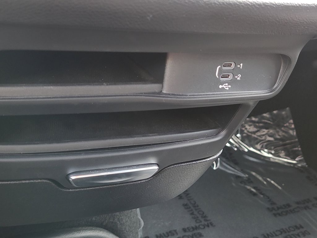 Used 2026 Chrysler Pacifica - photo 28