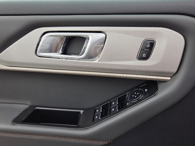 New 2026 Ford Explorer - photo 32