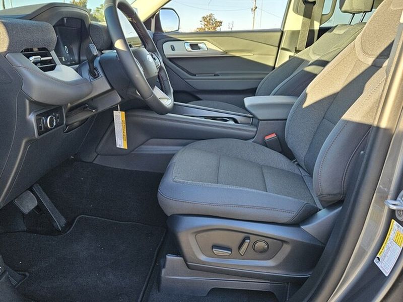 New 2026 Ford Explorer - photo 8