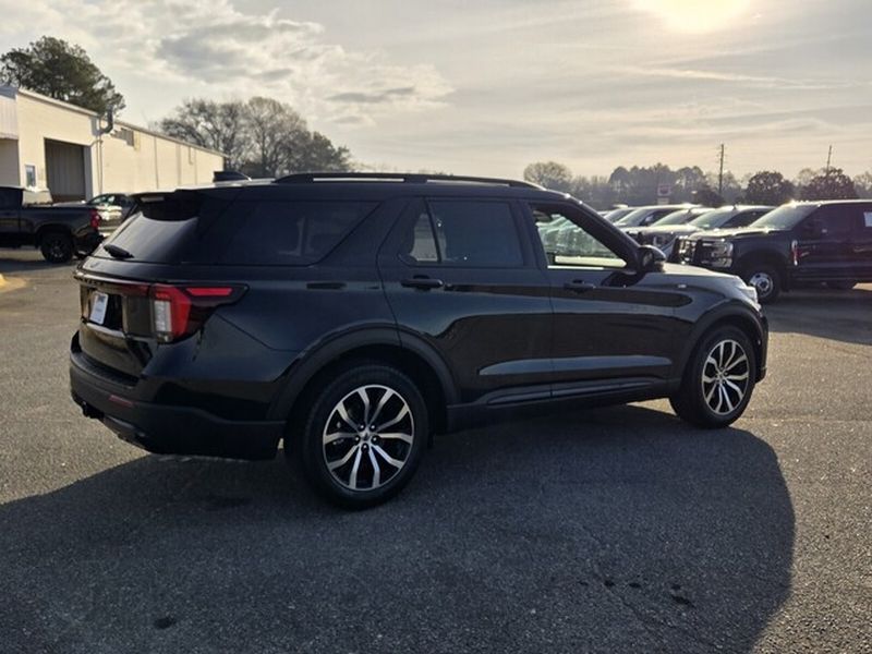 New 2026 Ford Explorer - photo 2