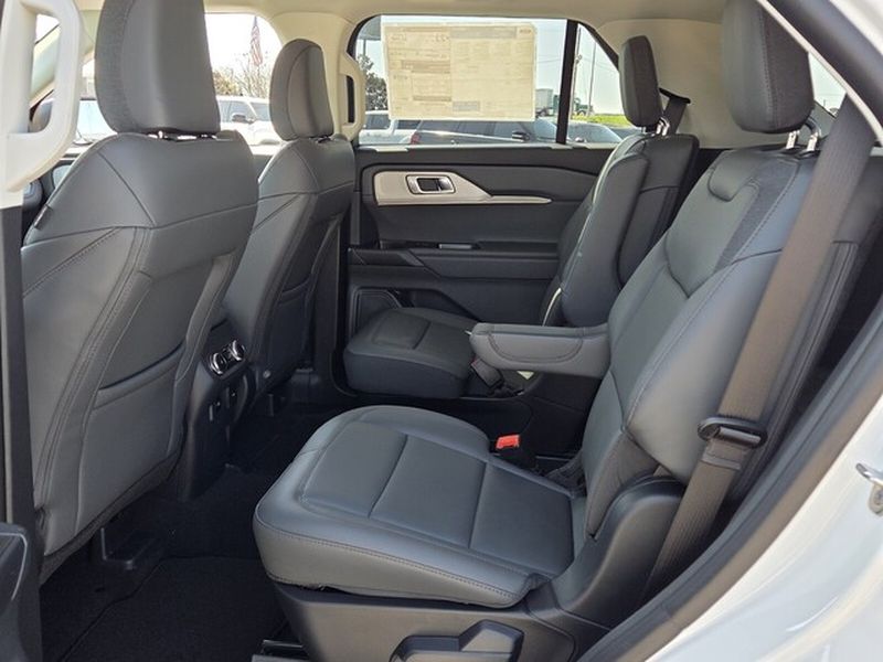 New 2026 Ford Explorer - photo 9