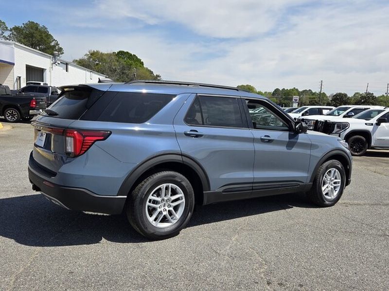 New 2026 Ford Explorer - photo 2