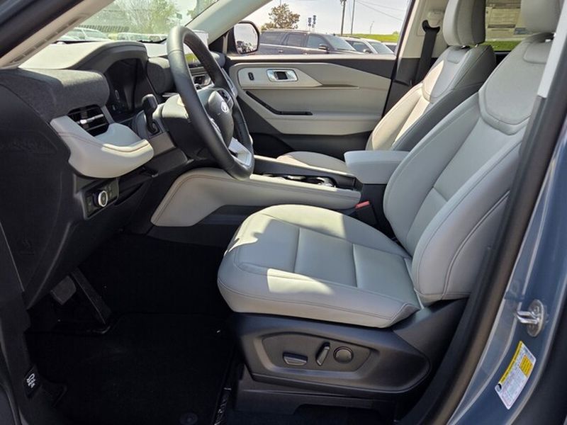 New 2026 Ford Explorer - photo 8