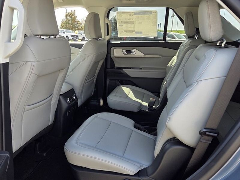 New 2026 Ford Explorer - photo 9