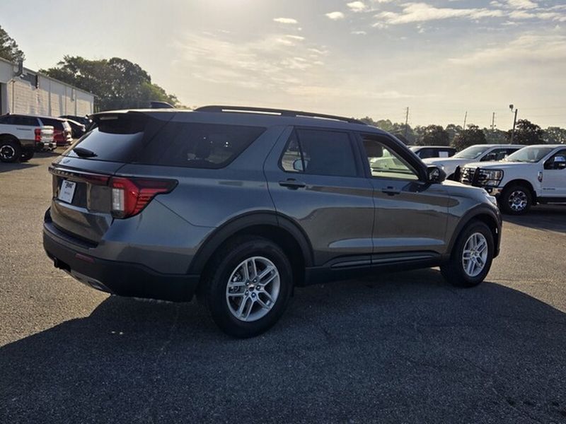 New 2026 Ford Explorer - photo 2